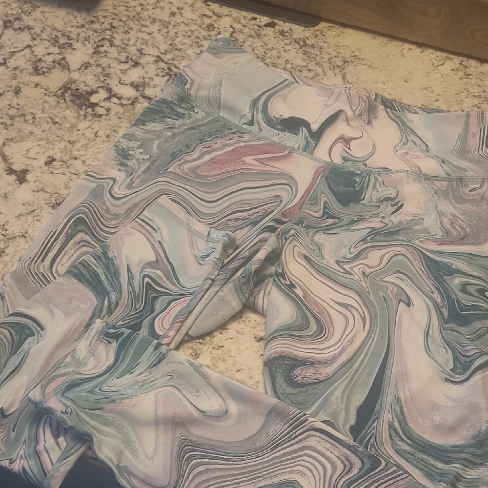 Swirled Pattern Leggings